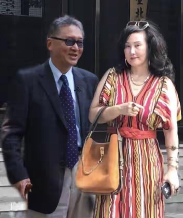 李敖死前最怕“私生女”李文突然来看他。2018年患脑癌的李敖，立遗嘱最先防着李文