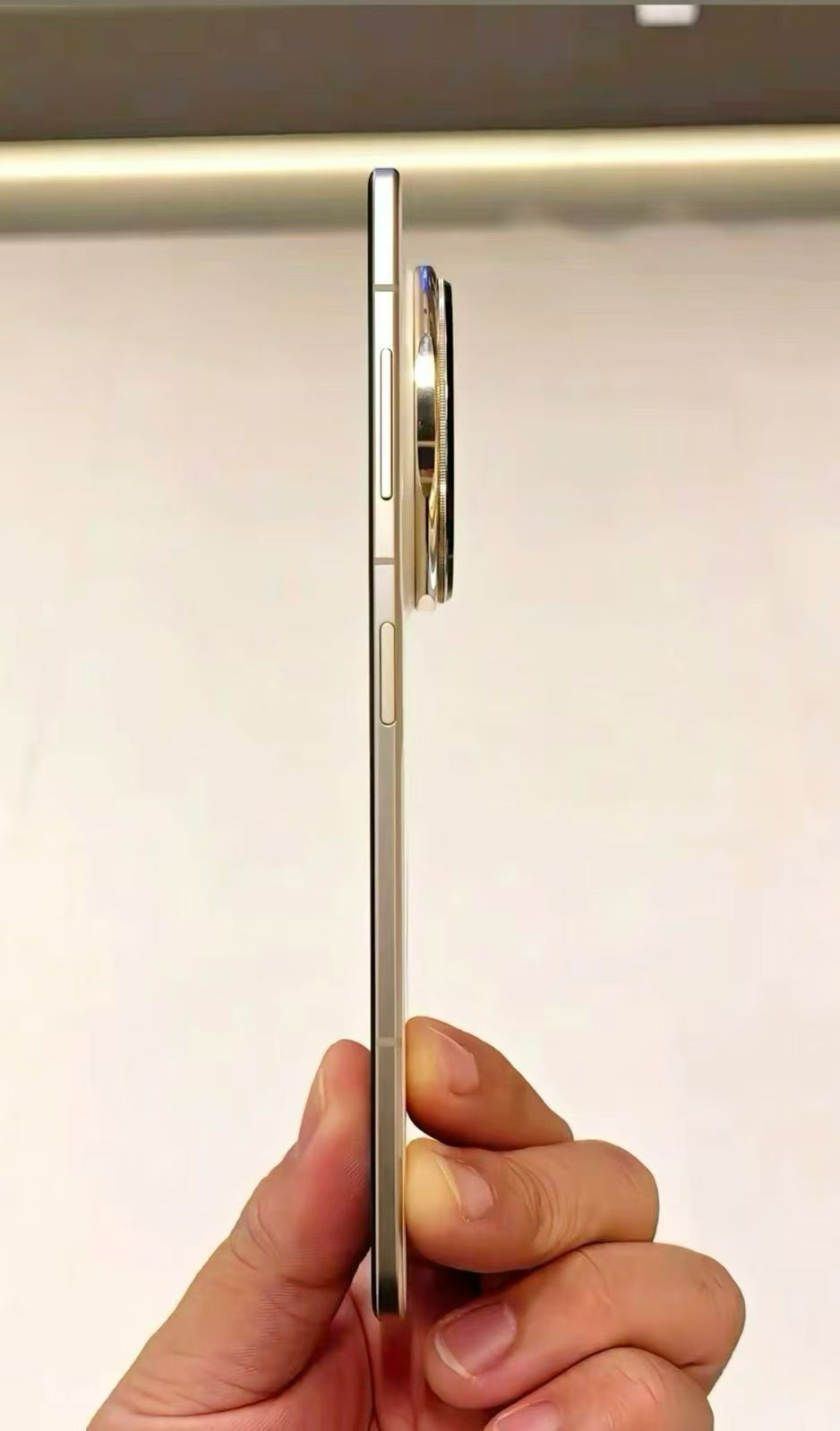 HUAWEI Mate70 Air 真的是太薄了！！！！ 