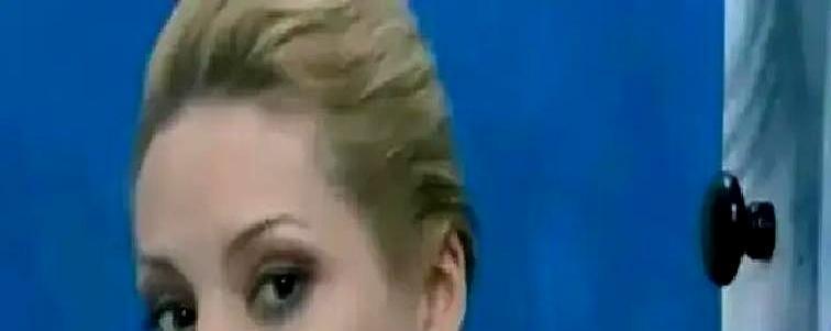 一部被“埋”了20年的禁片，竟成了00后的性启蒙教材。
 
深夜的算法，比你妈都