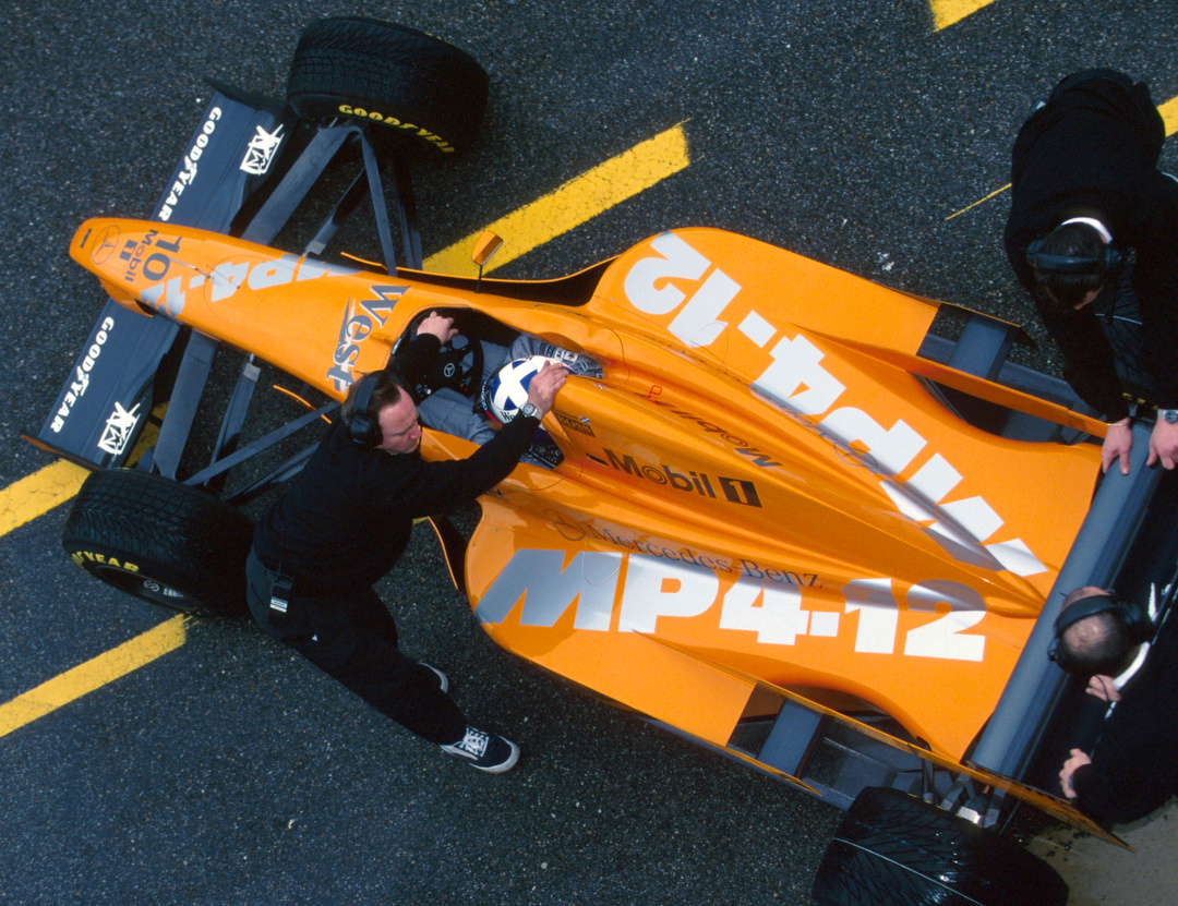 【陈年老图】1997年的今天，迈凯伦在西班牙的赫雷兹赛道测试其新赛季的赛车MP4