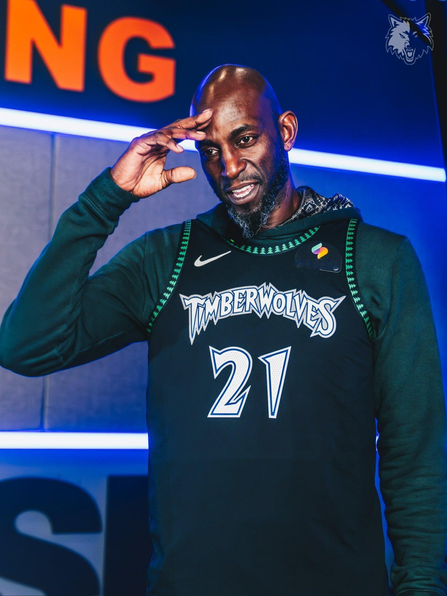 看看这是谁是回来了！！！小时候刚开始看篮球比赛，除了姚明其他的队也不了解，还看不