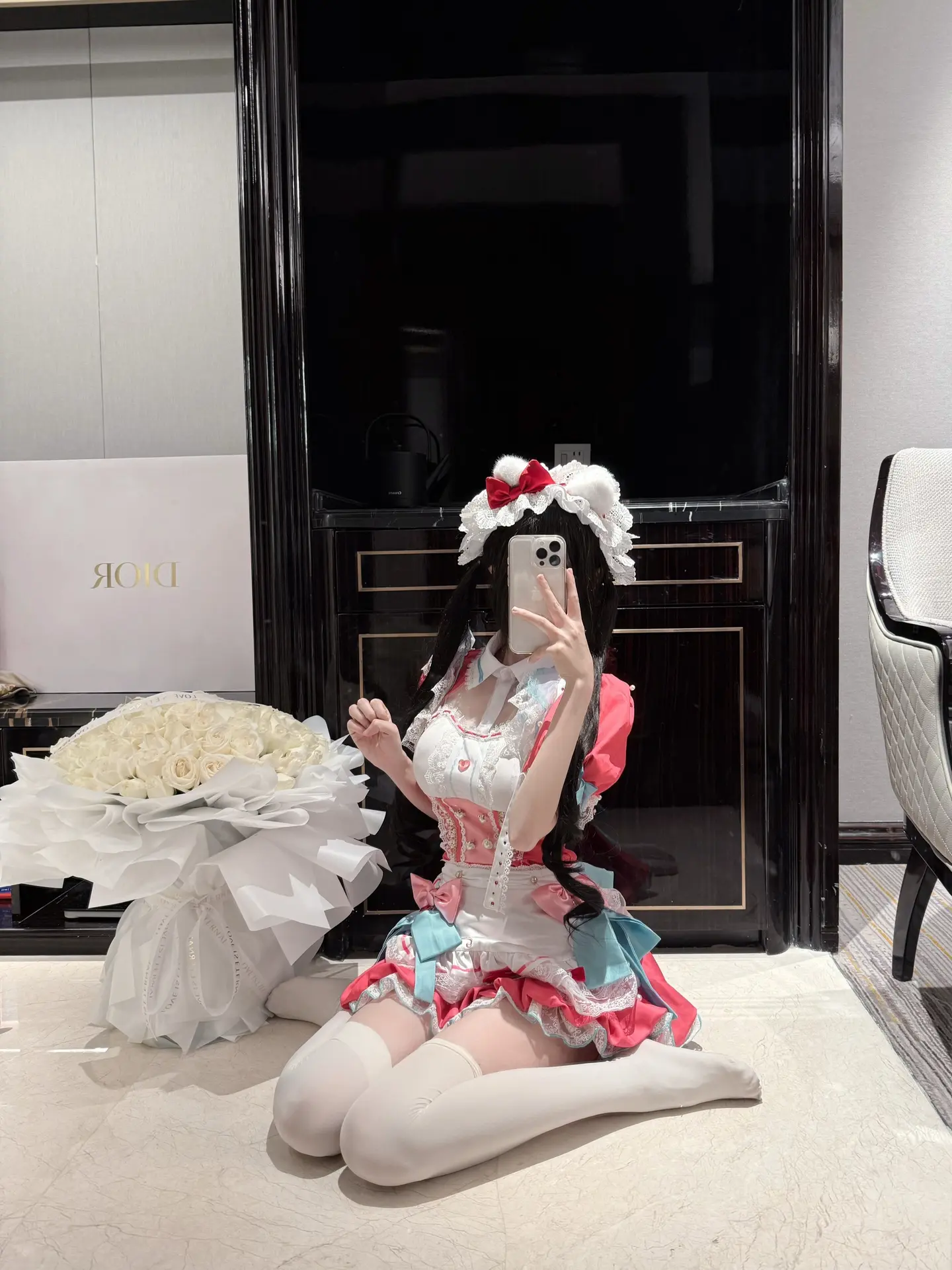 穿的越粉 打人越狠。