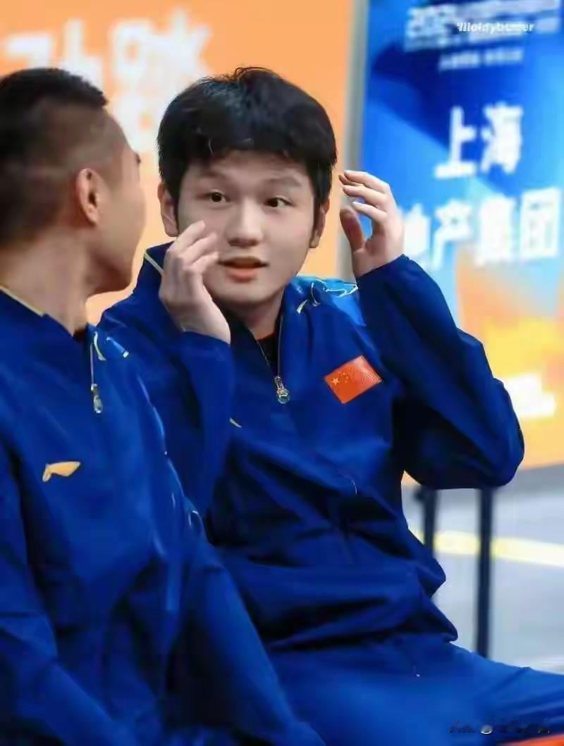 一些人总以为，樊振东在国乒最铁的伙伴是王楚钦。
 确实，两人常年搭档出征国际大赛