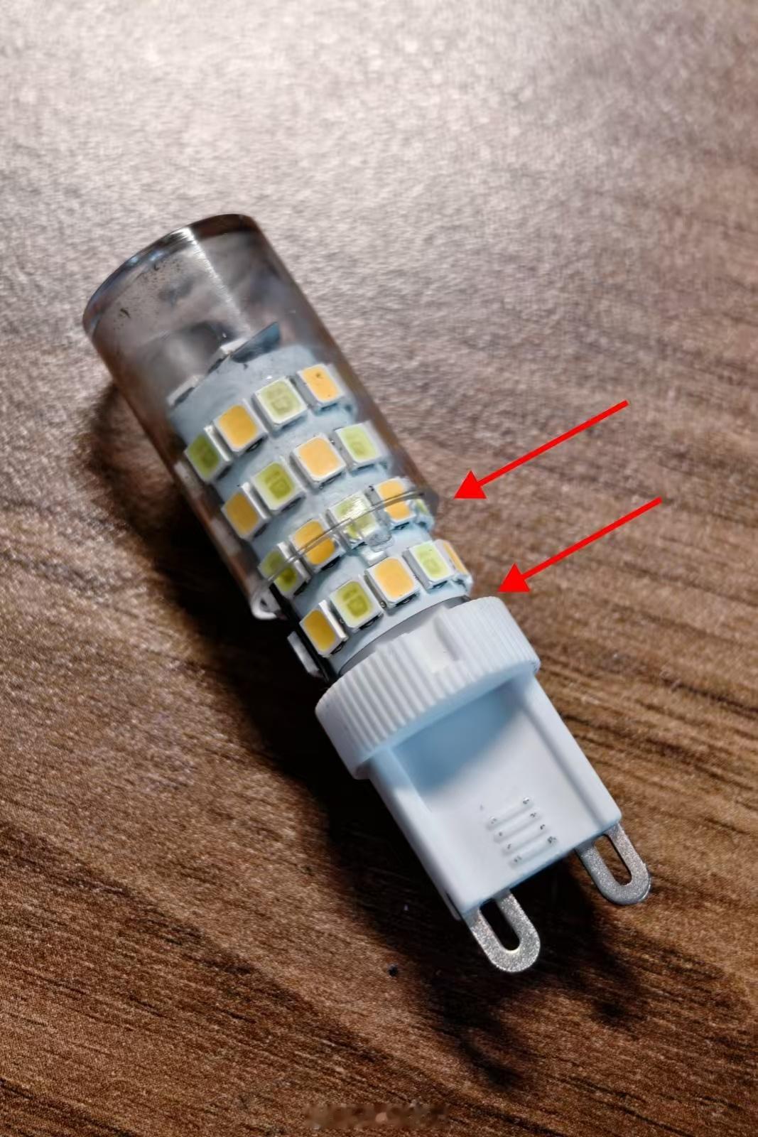 昨晚家里台灯的灯泡爆了，啪一声还挺响，没想到LED灯珠也有这种效果。搜了一下这个