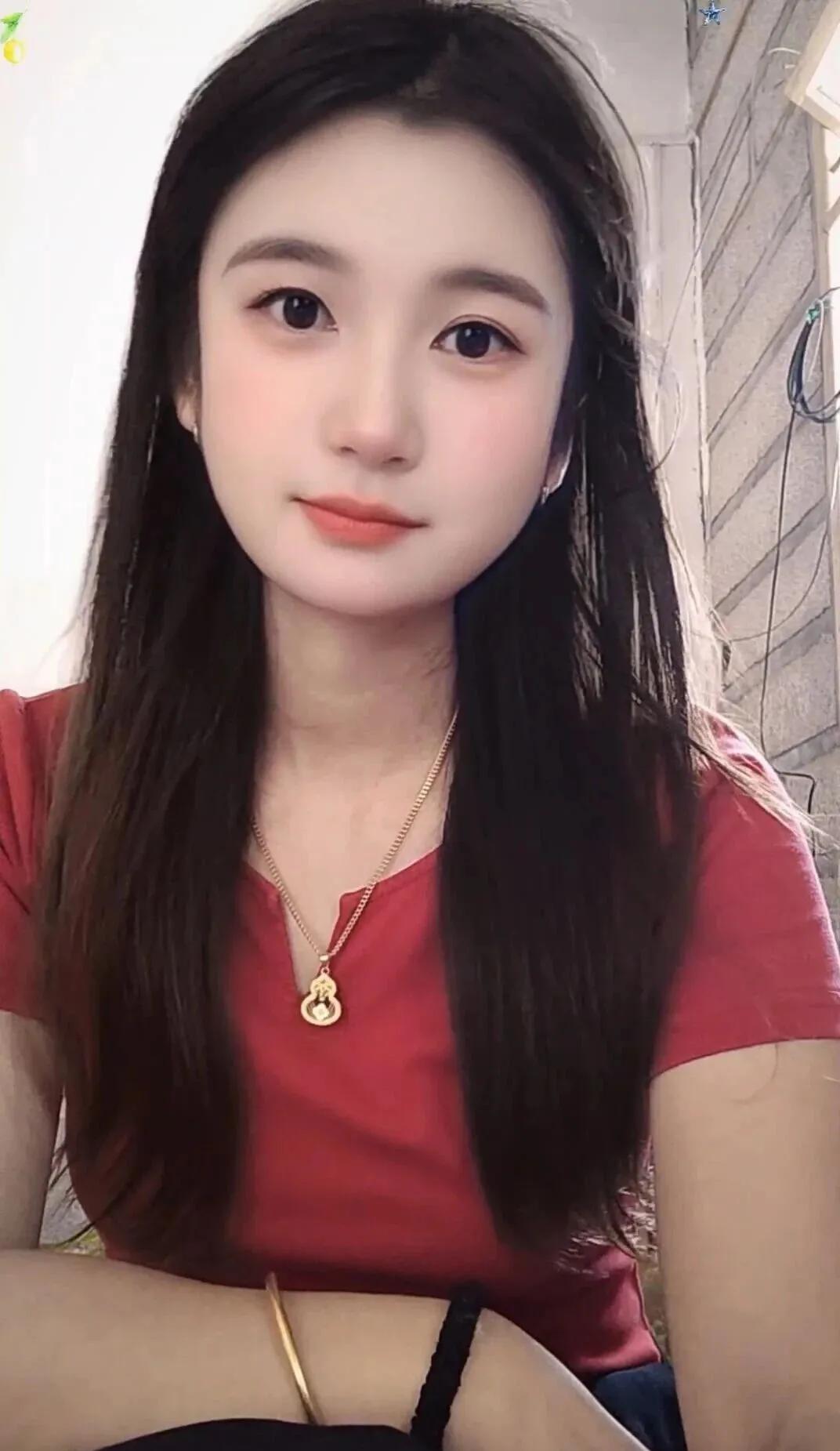 明天国庆放假，有约的吗？一个人好无聊，不知道哪里比较好玩？有推荐的吗？