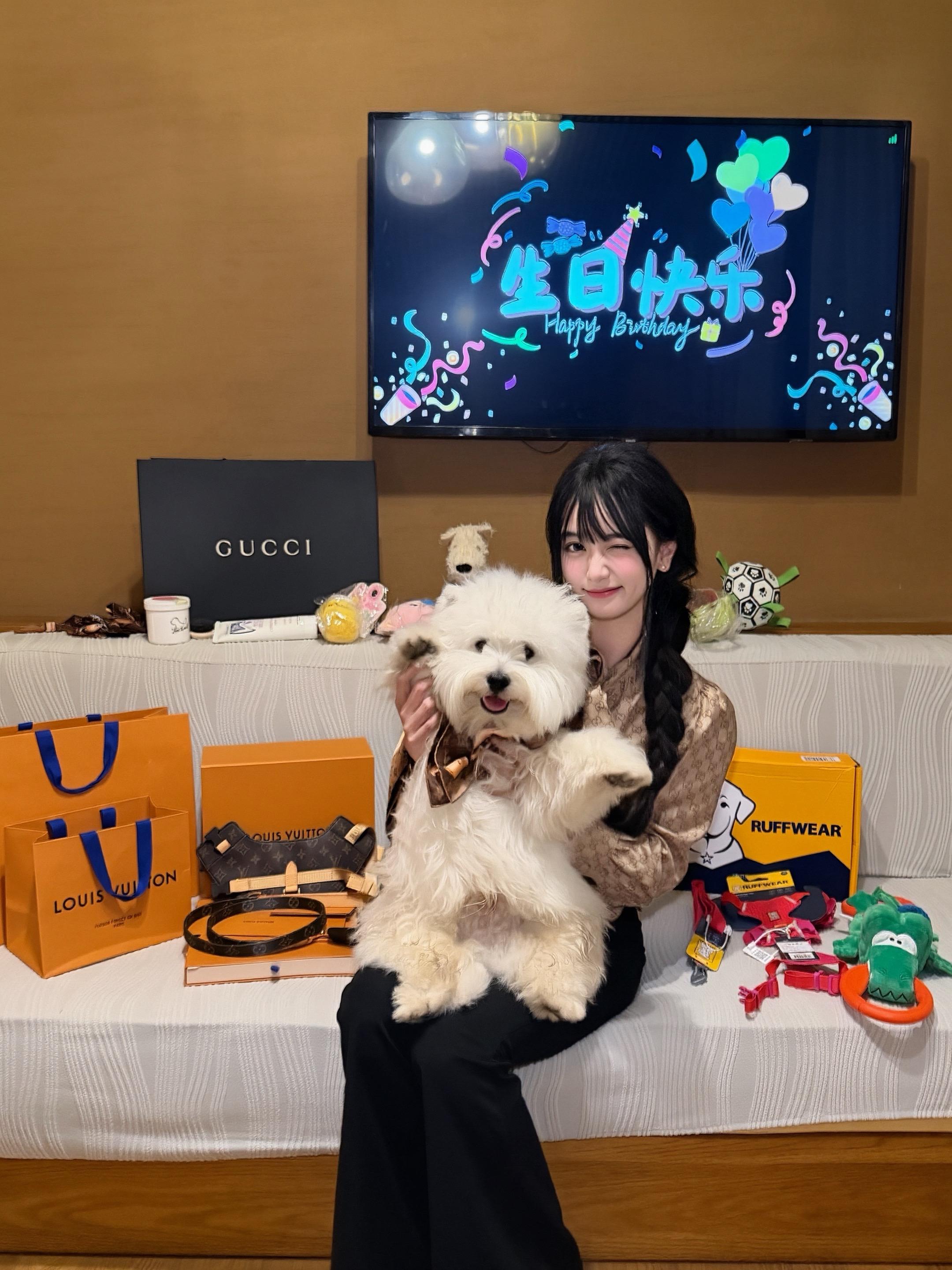 看着你萌萌的眼睛一直笑 也是我幸福的一种 生日快乐 我的宝贝🐾🎂