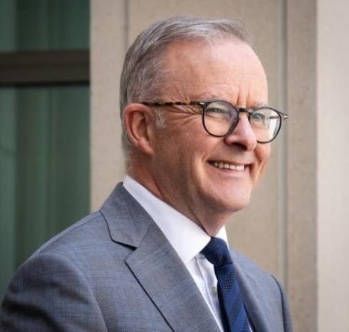 澳大利亚总理阿尔巴尼斯今天发文说：“如今，我们与邻居的关系比以往任何时候都更加重