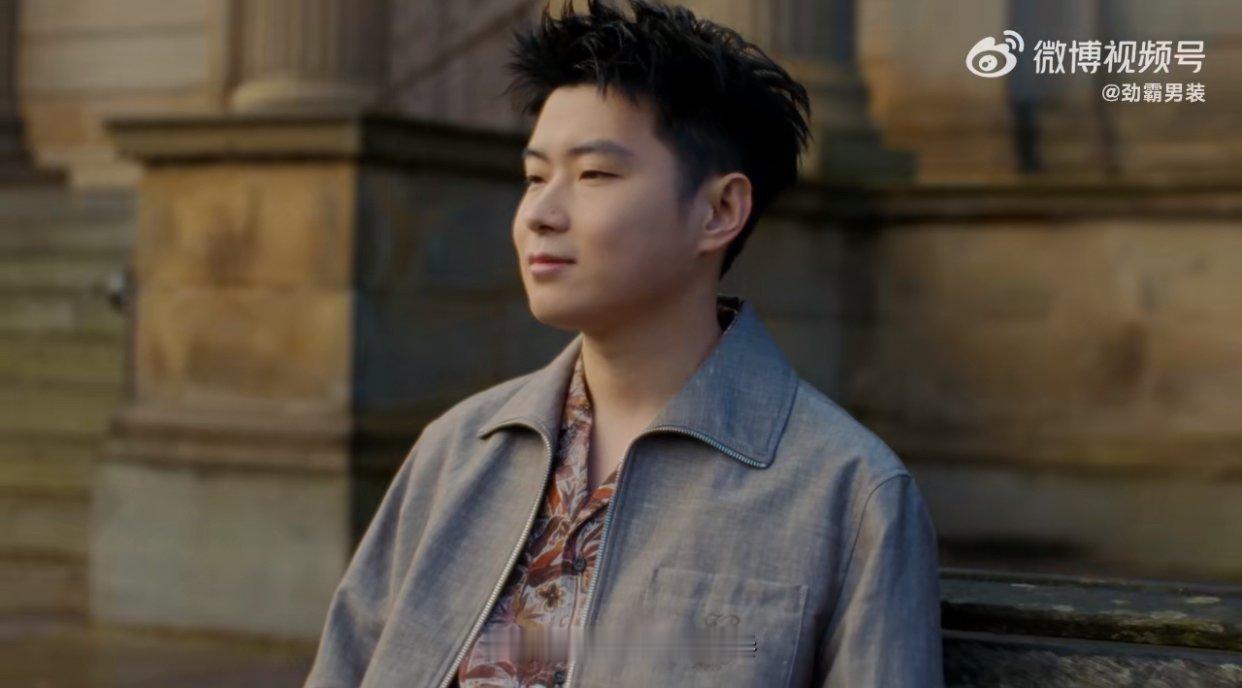 赵心童劲霸男装代言人赵心童斯诺克绅士具象化  以松弛蓄力，以专注出杆✨ 劲霸男装