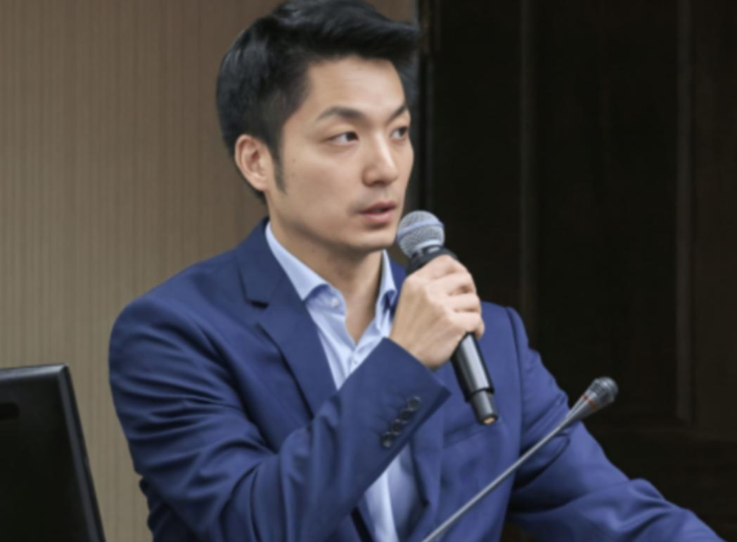 台北市市长蒋万安曾宣称，如果大陆继续在台海进行军机绕台和军演的话，他就要停掉双城