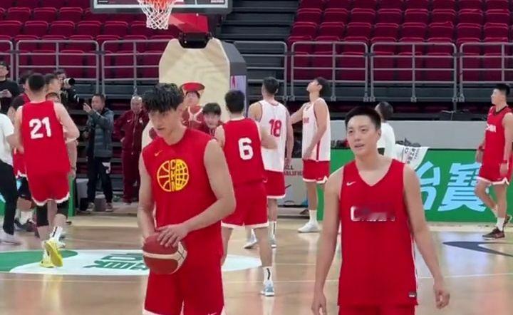 胡明轩担任亚运会中国男篮队长 。