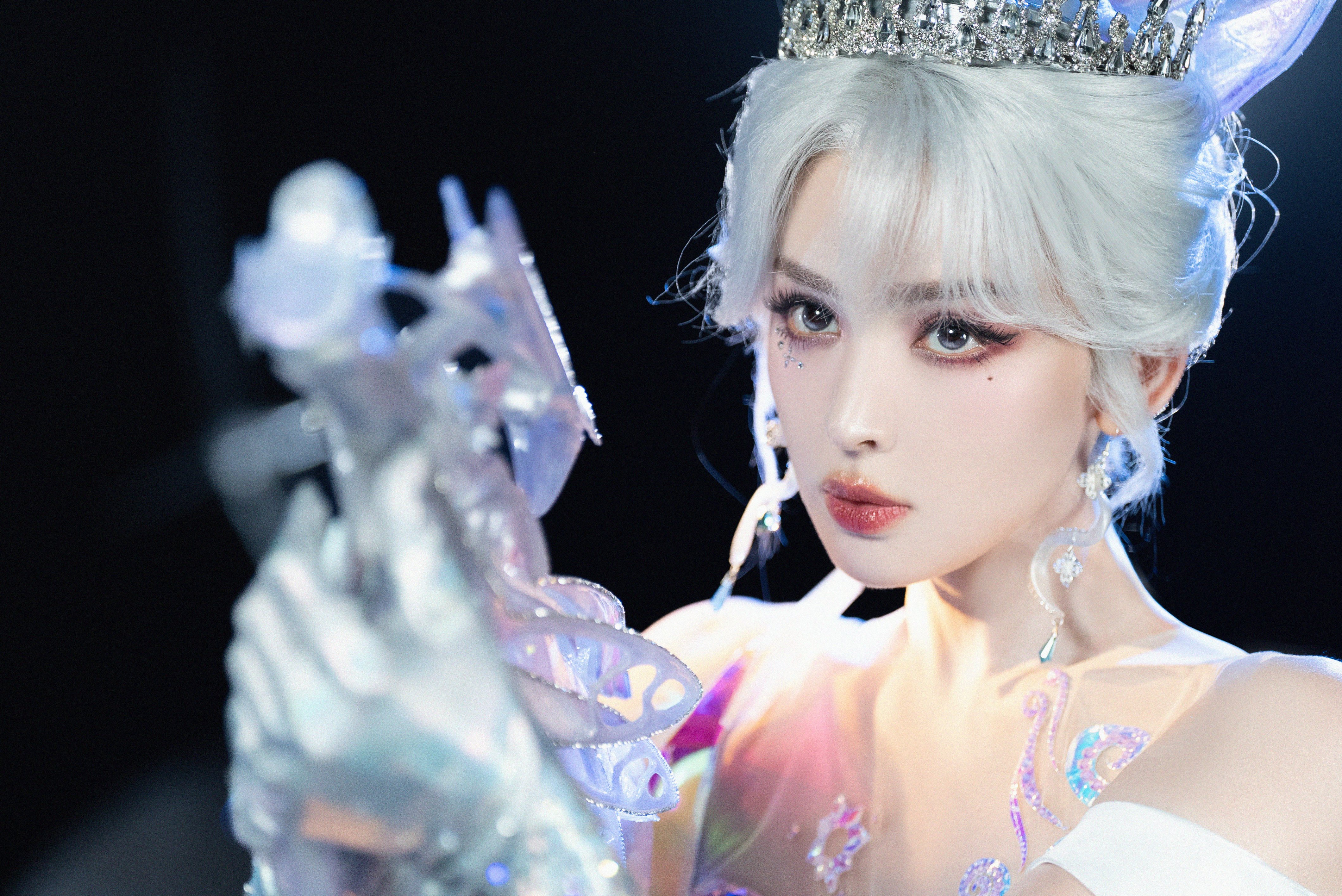娜扎cos幻音九尾想收养娜扎九尾狐 