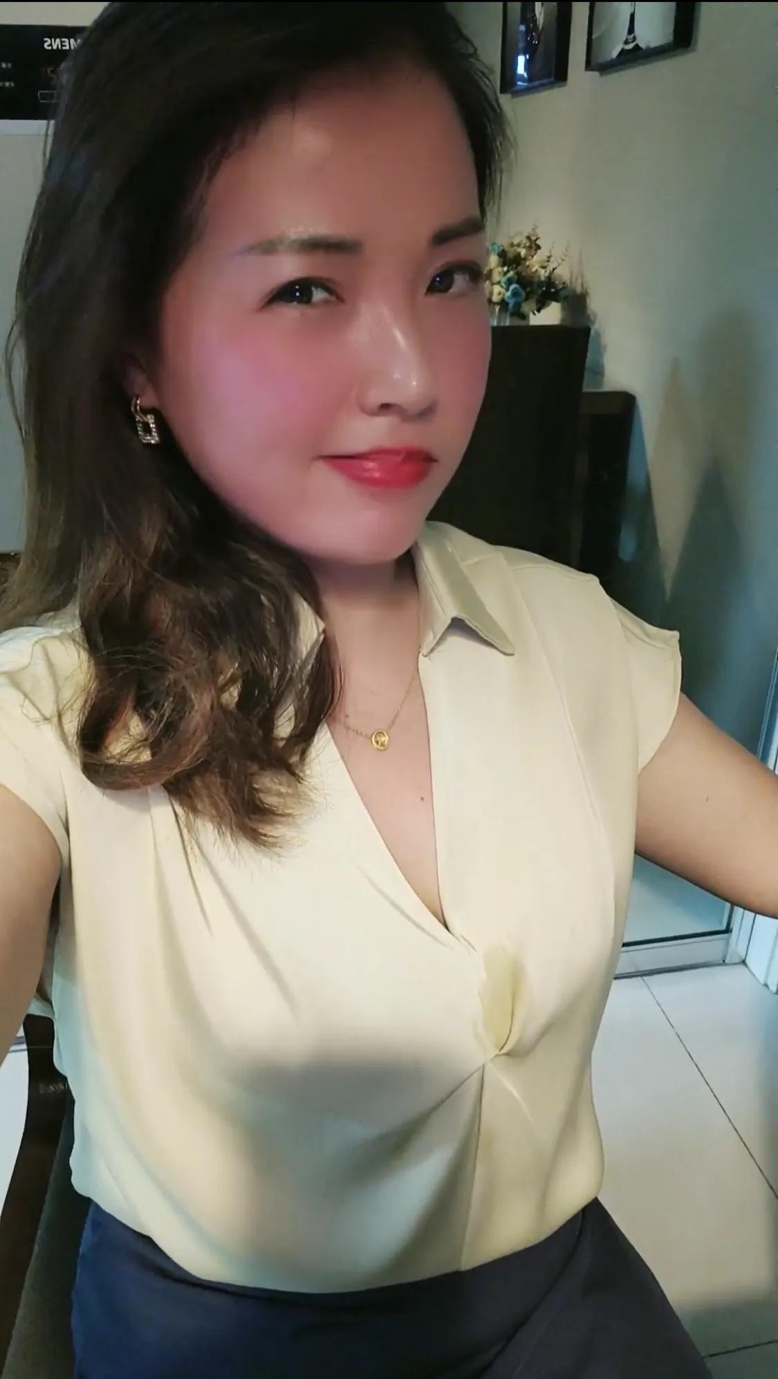 别问我酒量怎么样，以前是来者不拒，场场喝，哪怕醉了也不怕，躺下便睡就好了。

现