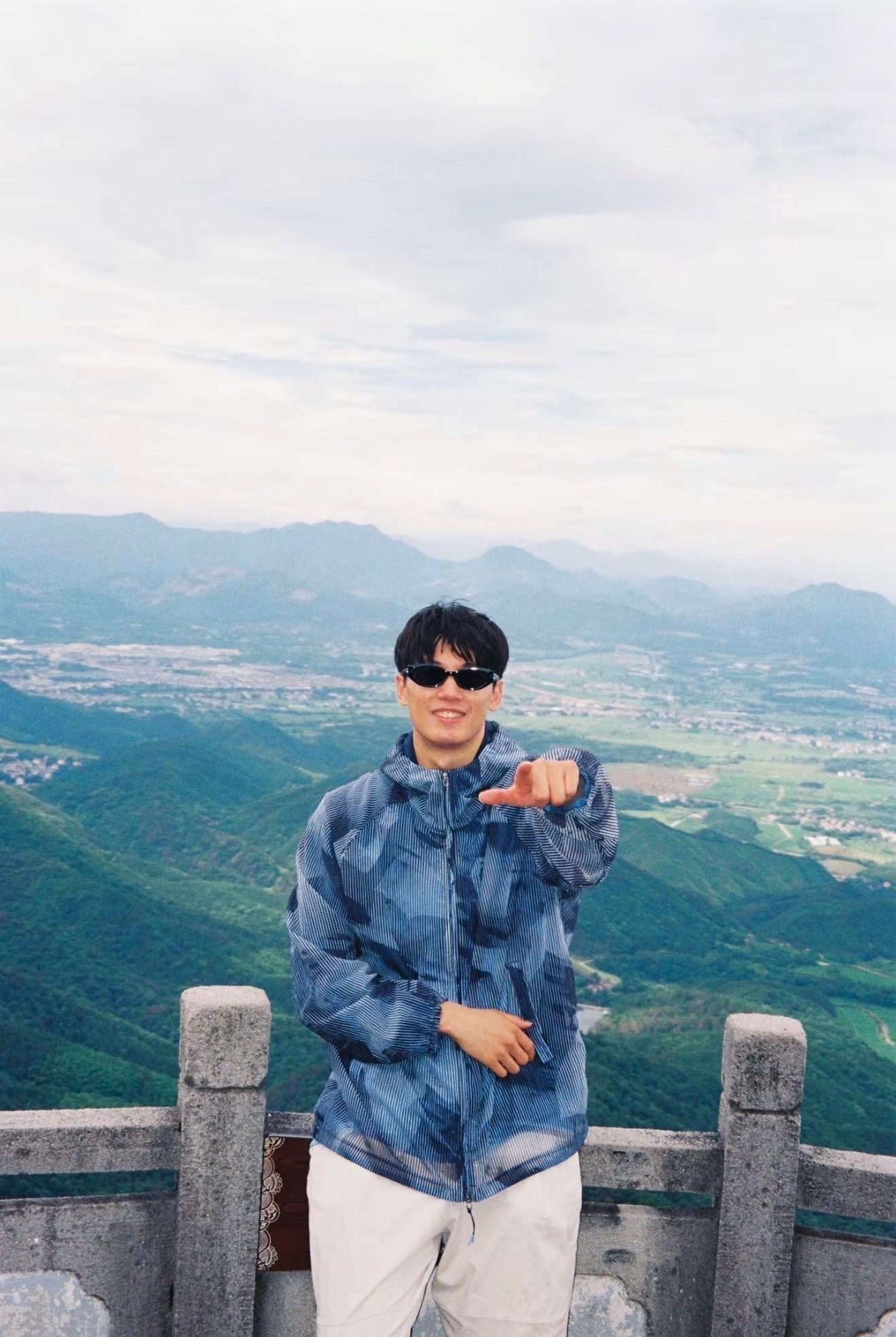 汪顺 痘印多更的几张，帅得人家好舒服 