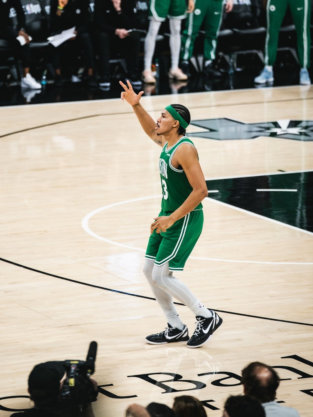 凯尔特人图库 恭喜小罗恩-哈珀成功转正！期待他可以在季后赛获得一些展现自我的机会