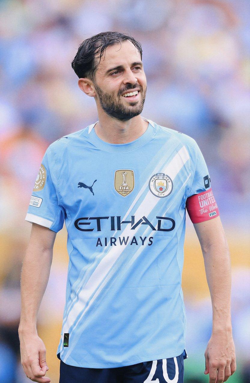 贝尔纳多席尔瓦在效力曼城的10年里，只因伤缺席过9场比赛。葡萄牙这个身形的中场在