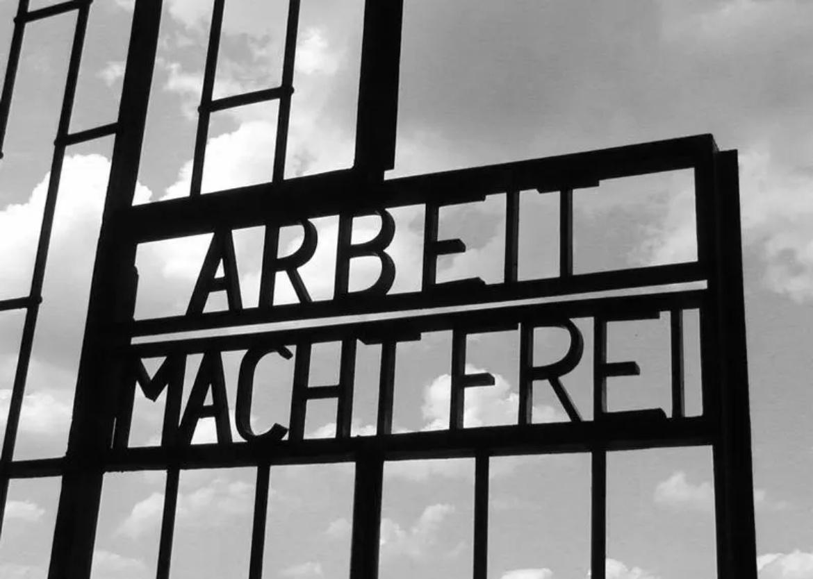 进入厂区请放弃你的一切自由“进入厂区请放弃你的一切自由”？服从性测试。一种让你不