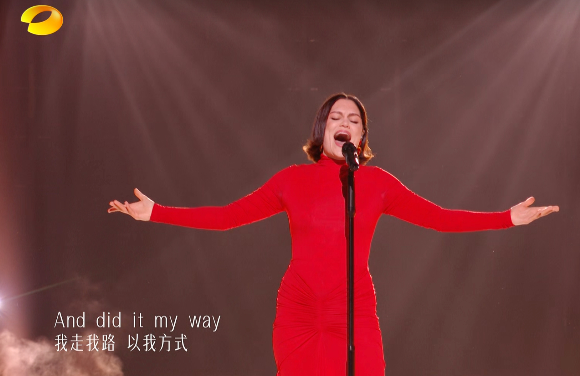歌手直播 今晚在我这里，最佳的两个舞台。一个是“菲姐唱莫文蔚”，一个是“结石姐的