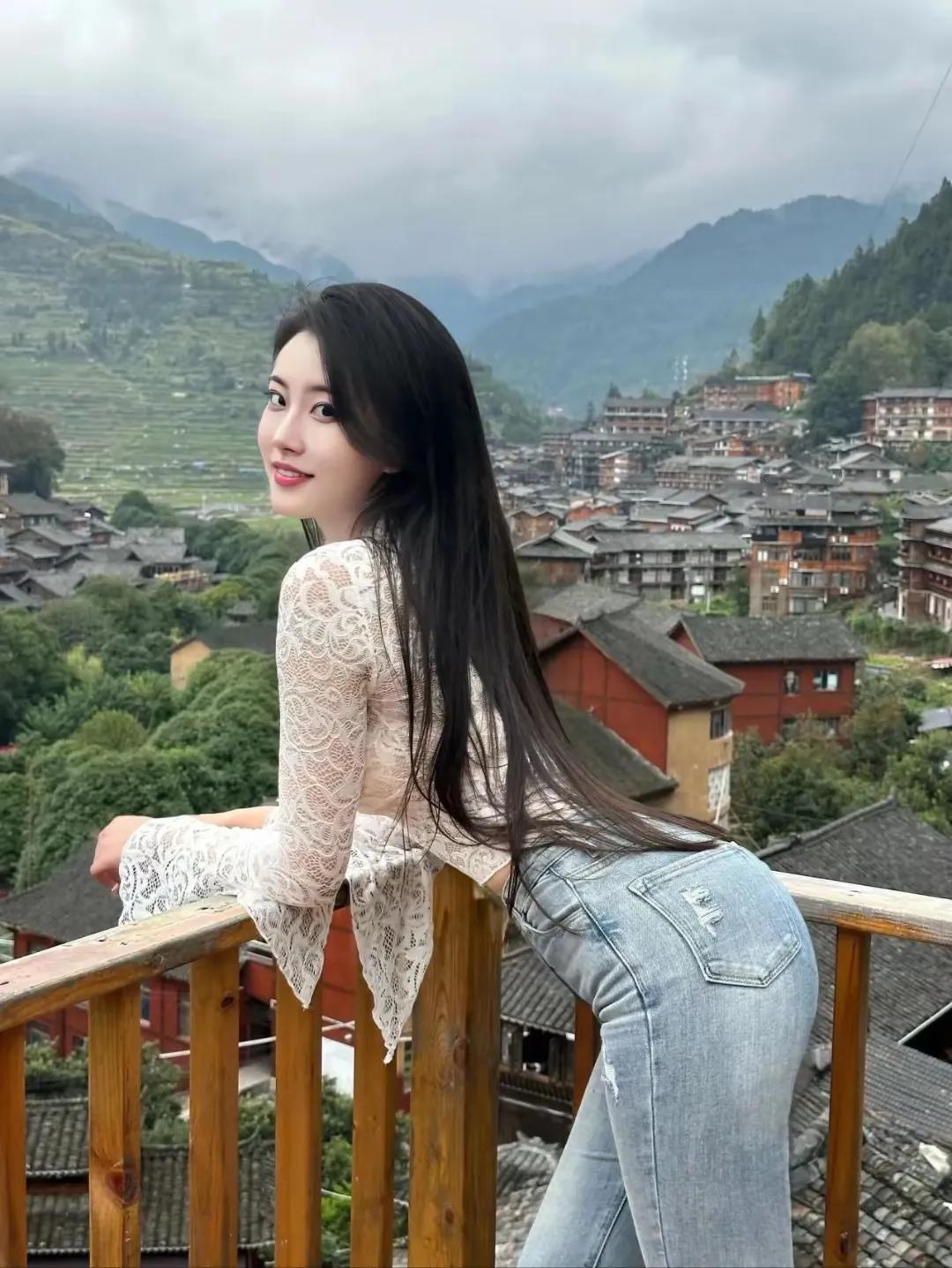 ​微微一笑很迷人，透露着迷人的魅力和温，比任何言语都更能打动人心身材 身材