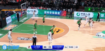 皮特森虚晃过人很漂亮，上篮不进很狗血，送莫兰德劈扣给比赛定调


在广东队第三外