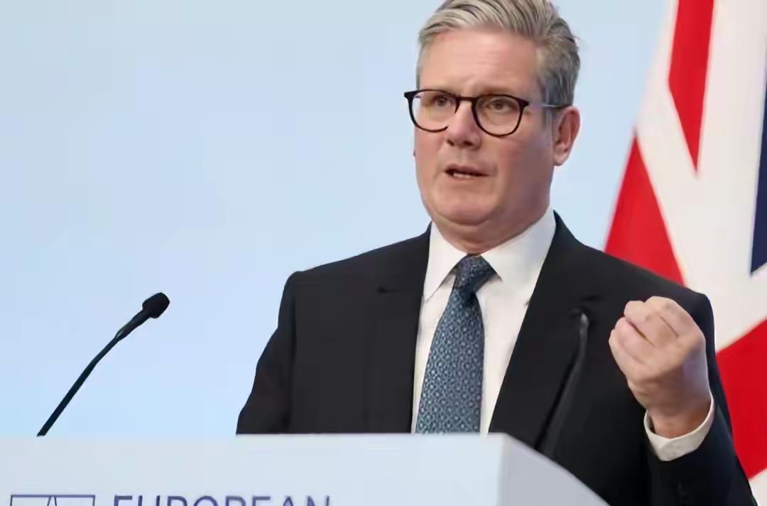 拉扯8年，斯塔默一锤定音，给了中方想要的，访华的路基本打通了