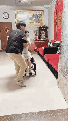 不得不说，这么漂亮的妹子，实在太可惜了