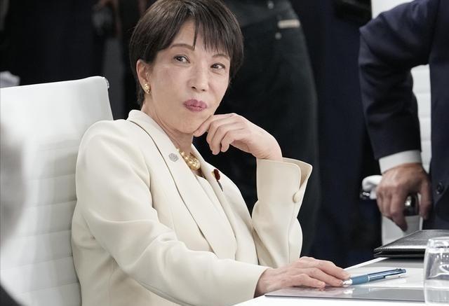 高市首相第一次参加G7峰会，兴奋之中暴露攻击性，她瞄准中国不断开火，在谈到 日本