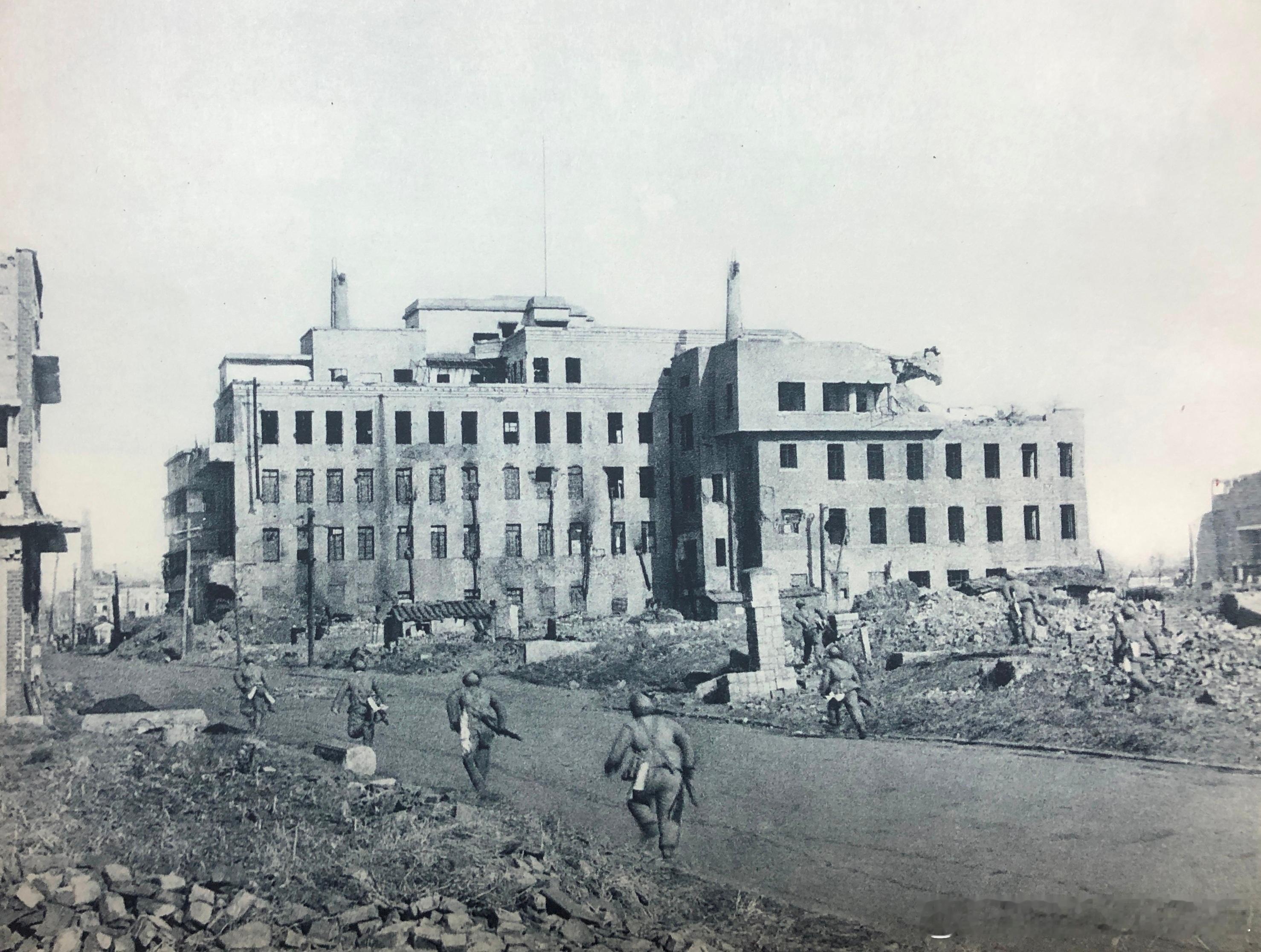 1950年12月6日志愿军39军116师率先进入平壤，收复朝鲜民主主义人民共和国