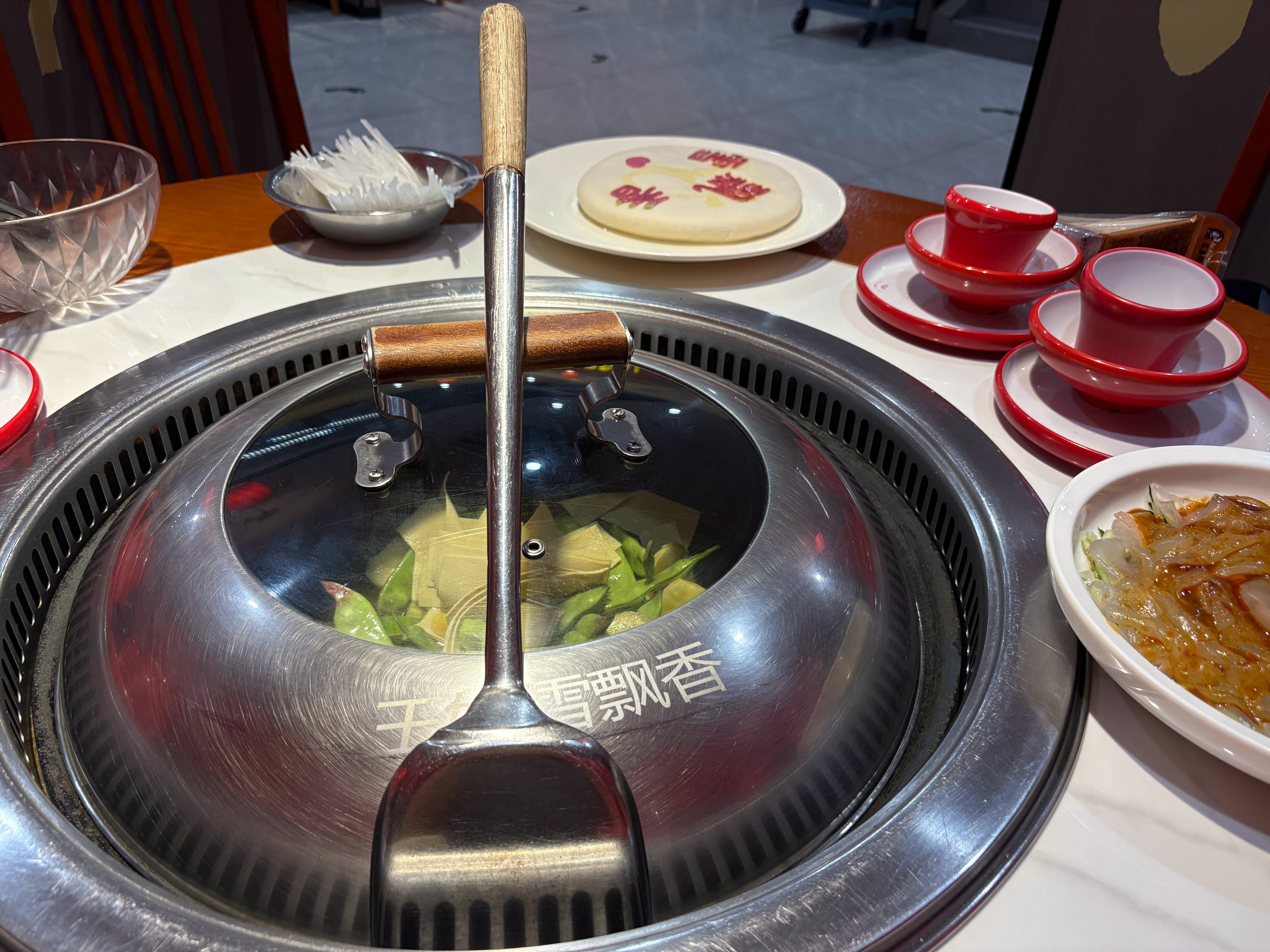又吃铁锅炖[哈哈]大家中午吃啥呢 ​​​