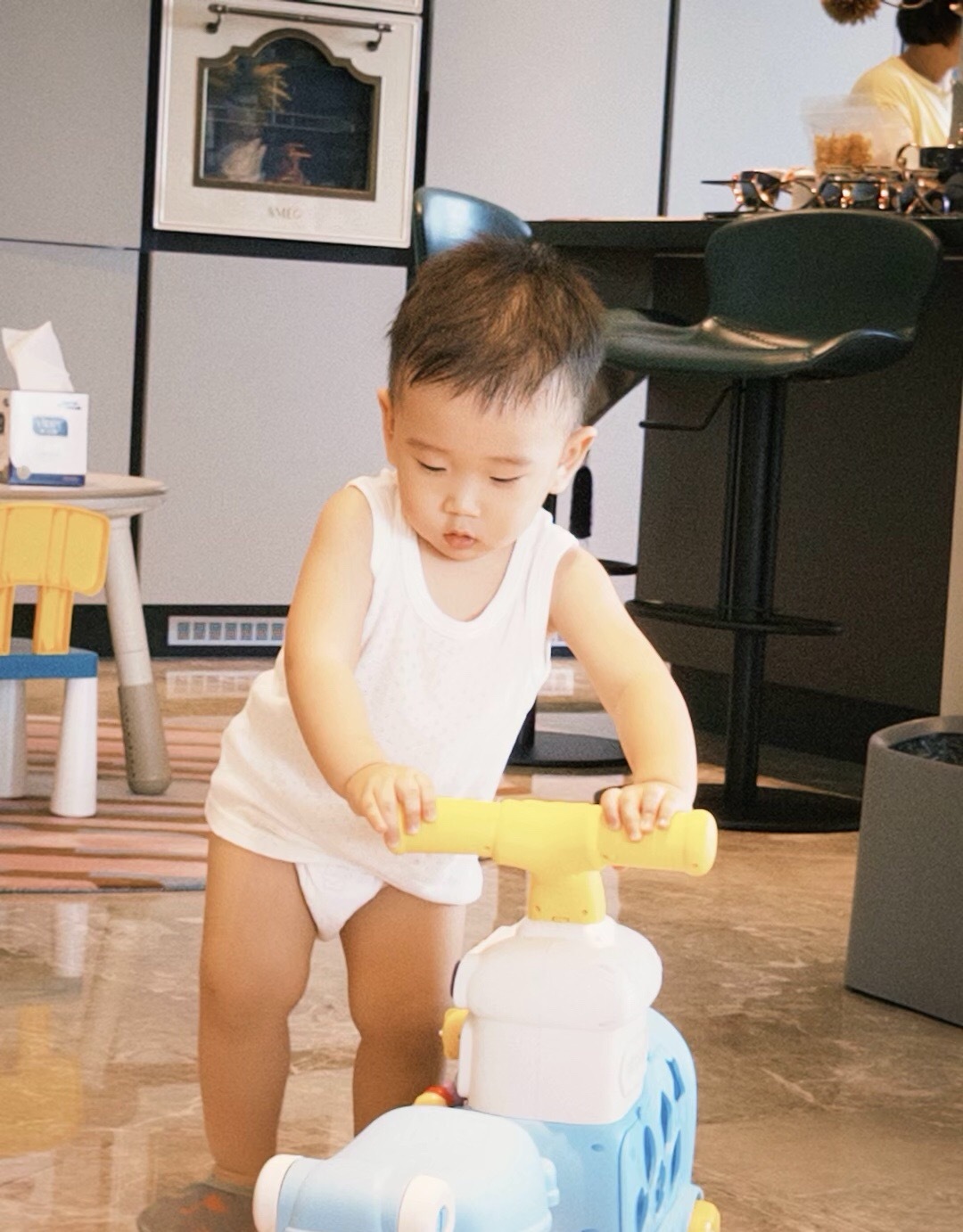 牌牌琦分享与女鹅儿砸日常，缺个小伊伊~ 