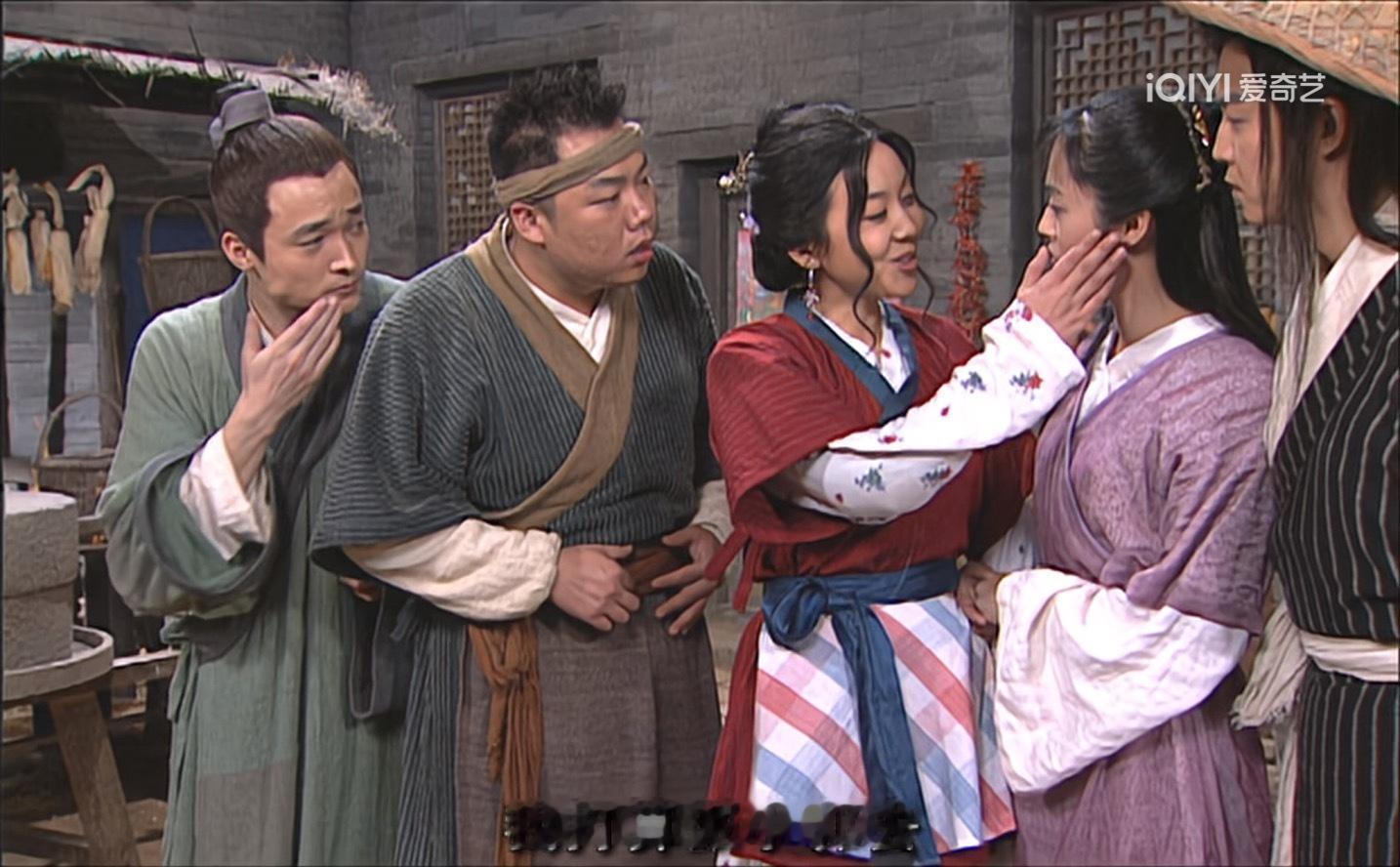 《我为湘玉存大钱》第41集对面怡红楼开张后生意特别好，也没人来同福客栈吃饭了，你