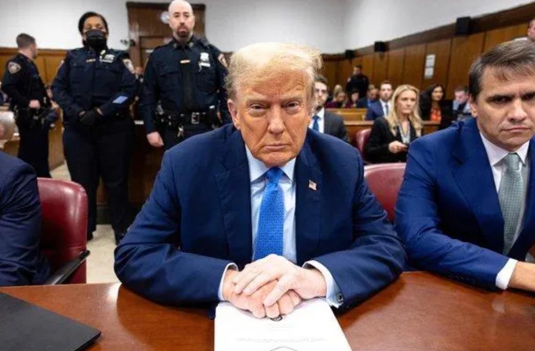 这一次中国绝对不能惯着特朗普的任性，让他自己去玩吧，喜欢售台武器就去出售吧，反正