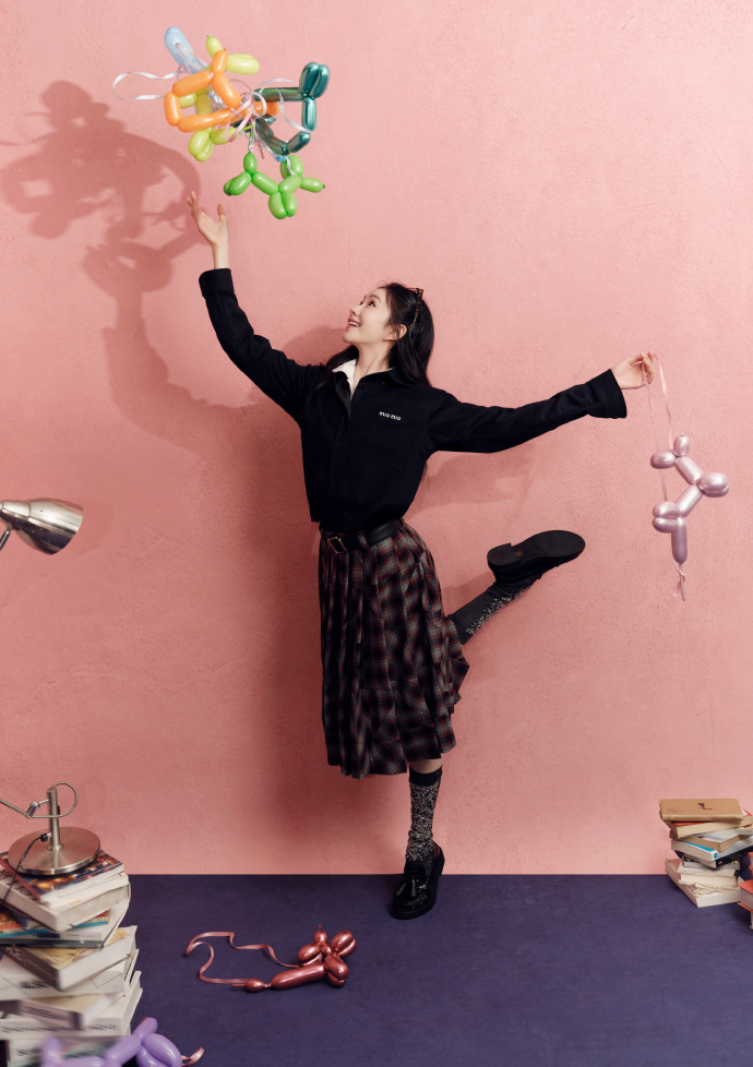 刘浩存春晚独舞刘浩存春晚这段独舞真的太惊艳了！身姿轻盈如蝶，每一个舞步都干净舒展