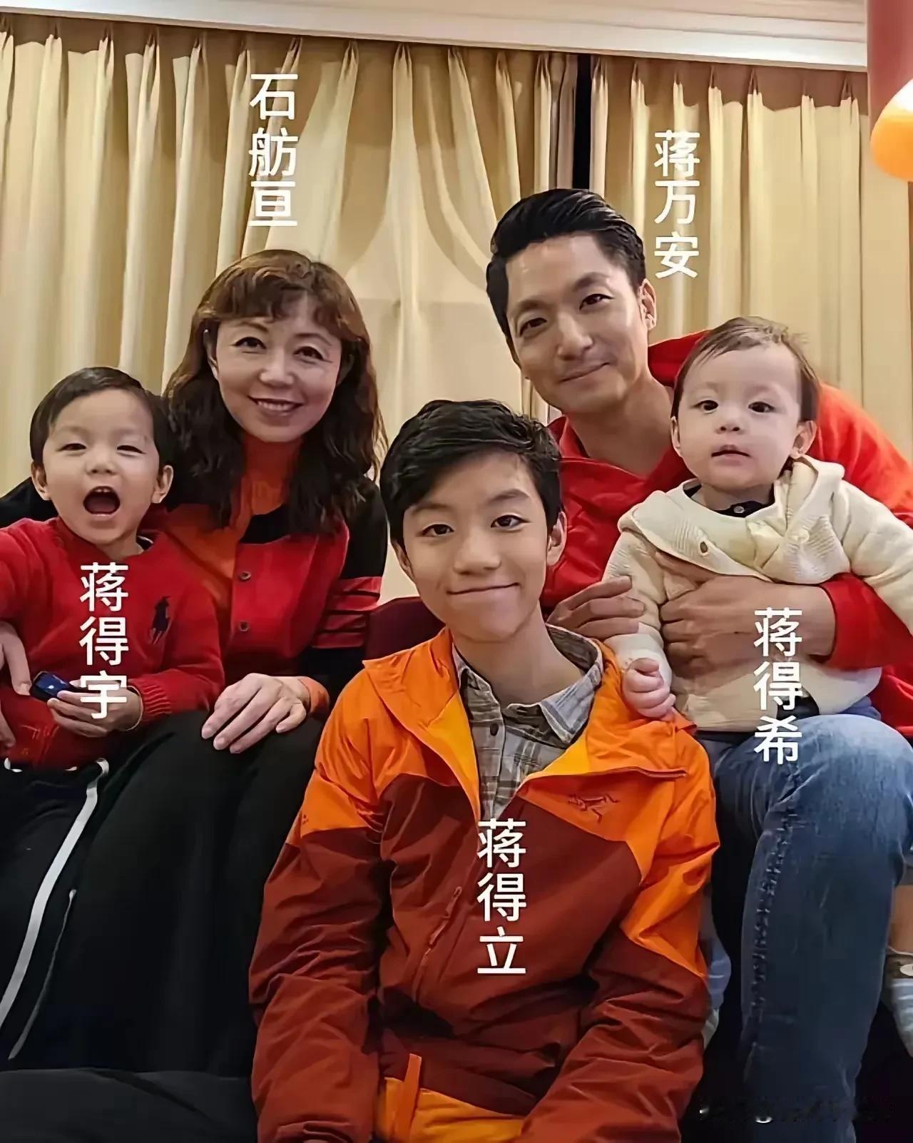 蒋万安是蒋介石曾孙、蒋经国孙子，在政途上可谓顺风顺水，2016年当选“立法委员”