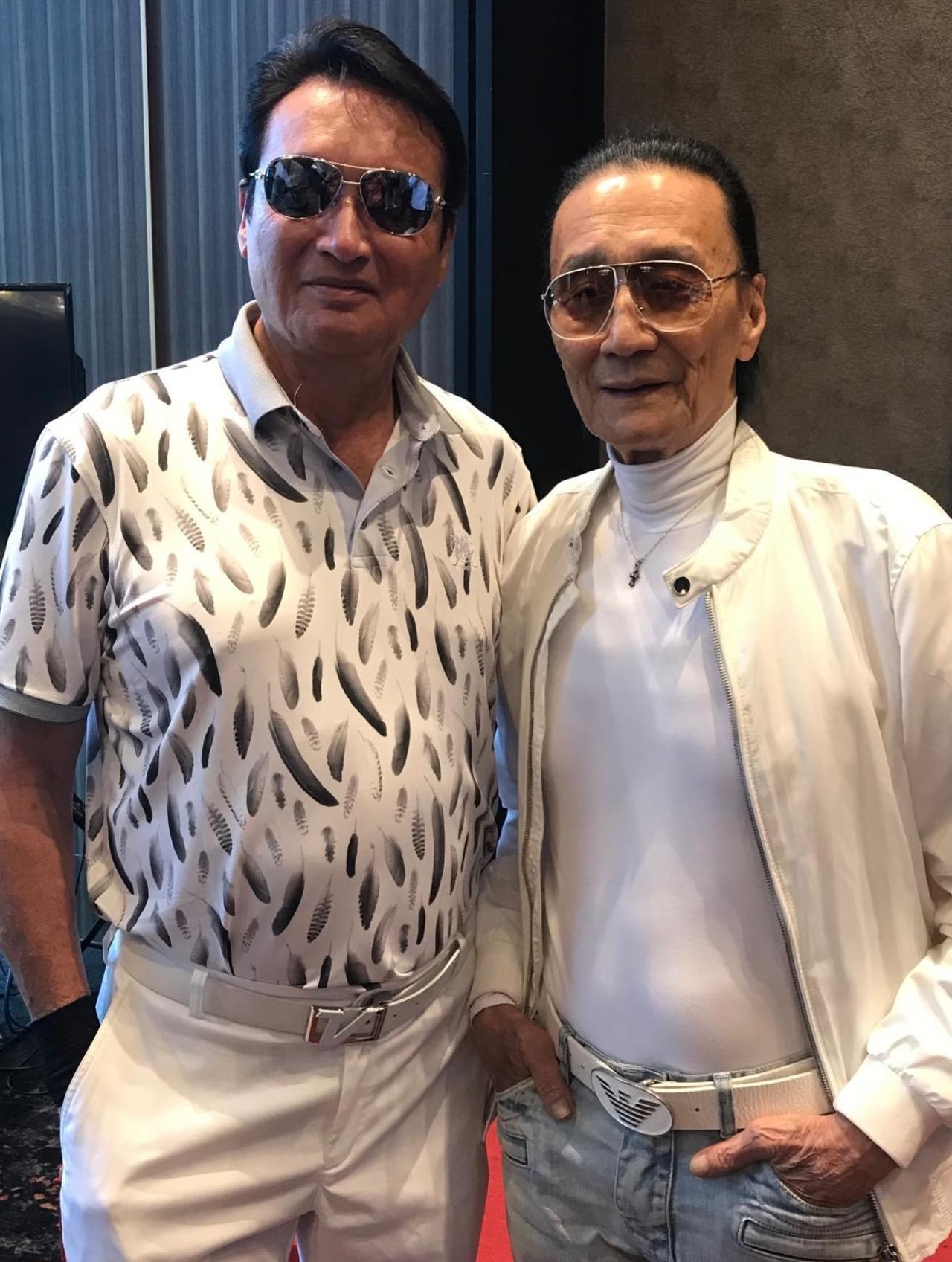 20世纪70年代初，七位香港顶流艺人组成了一个互帮互助团体，叫做“银色鼠队”。