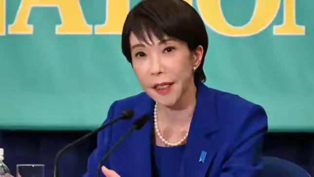 高市早苗此前一番“台湾有事”言论，导致中日关系恶化。日本经济已遭反噬。然而，高市