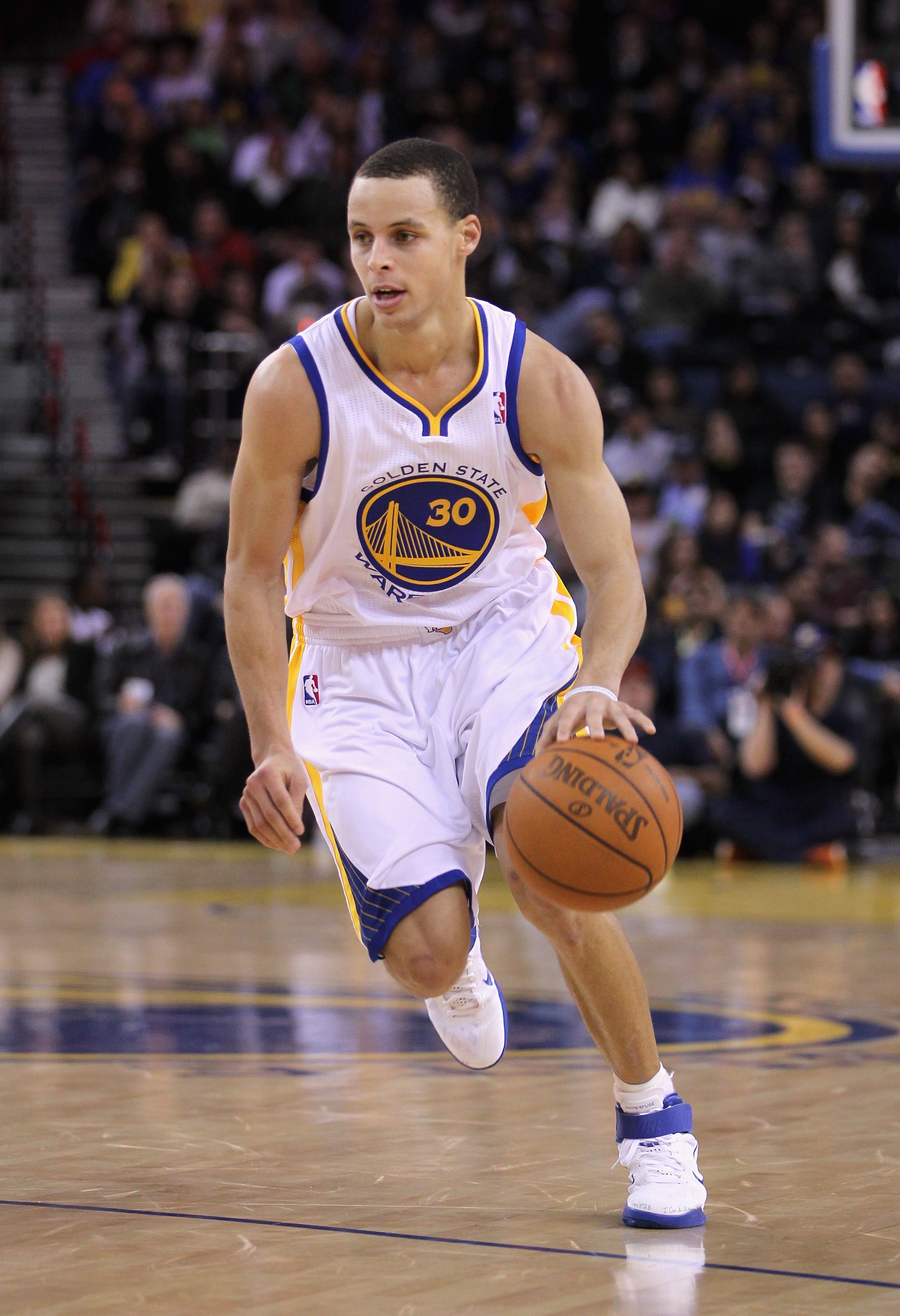 Stephen Curry  "I can do all things" 写在了