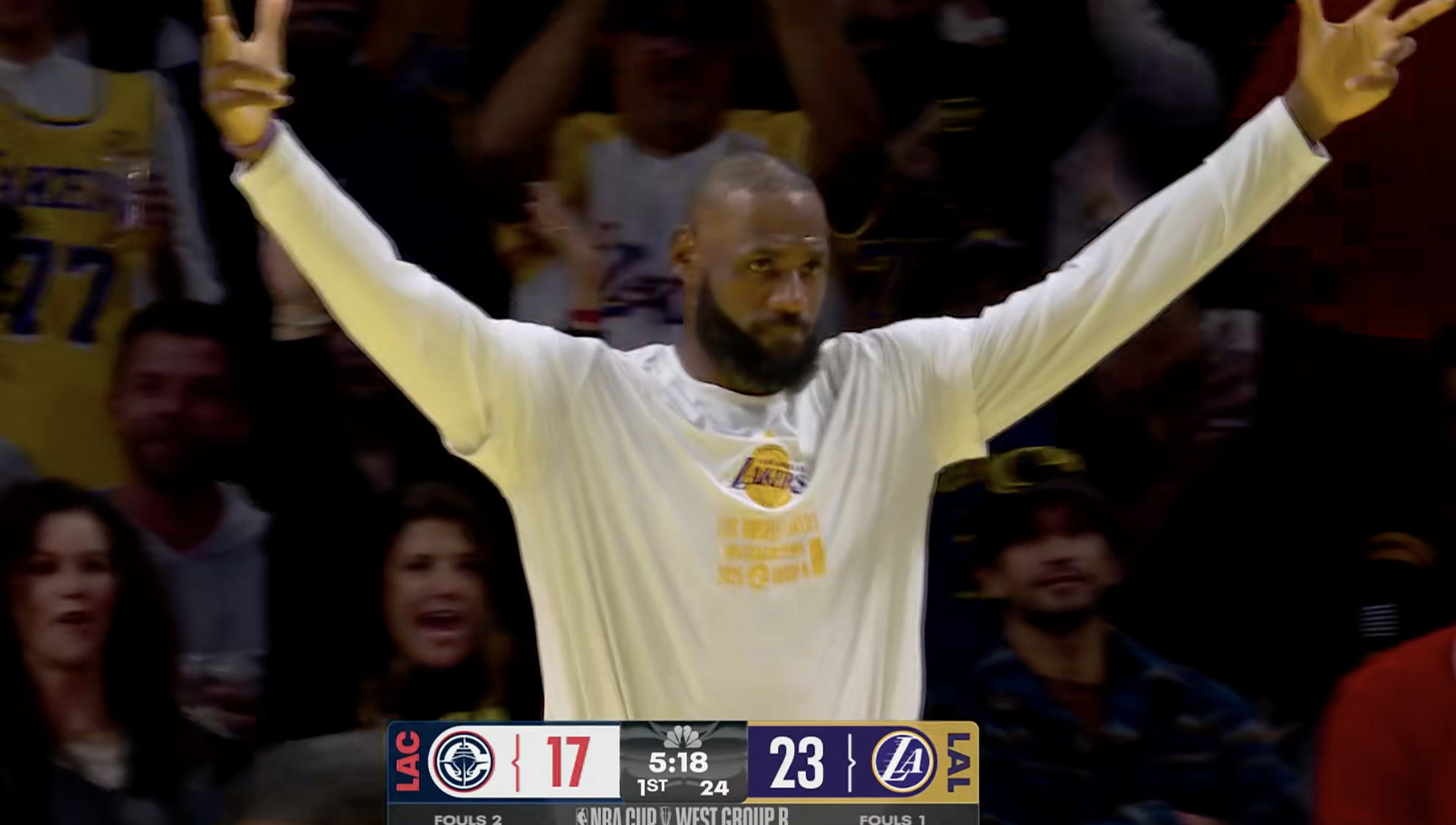 东契奇连续2个三分打停快船！！！ 湖人23-17领先快船vs湖人