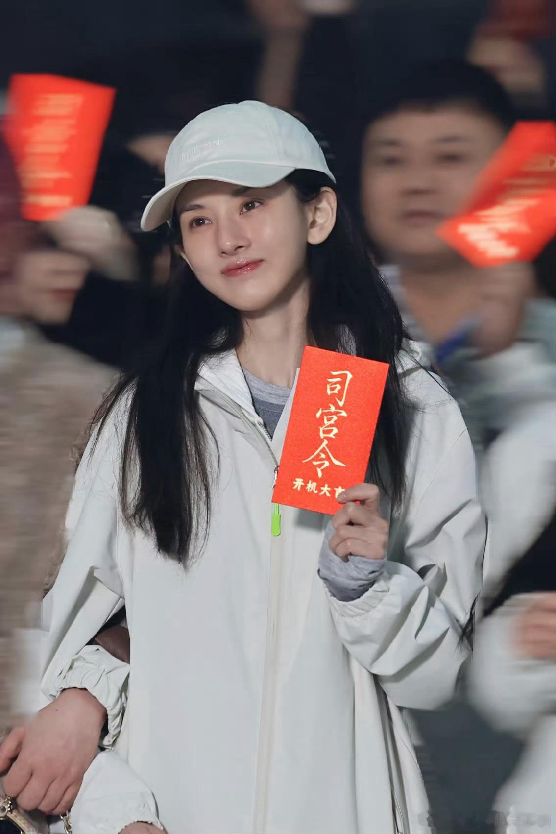 司宫令开机腾讯S+古装大剧《司宫令》横店开机，宋祖儿、丁禹兮领衔主演，改编自米兰