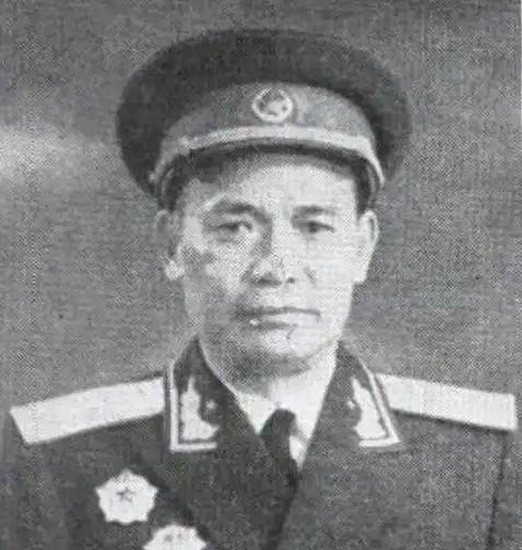1929年12月，时任国民革命军第二军机枪连代理排长的叶长庚，因不满国民党反动派