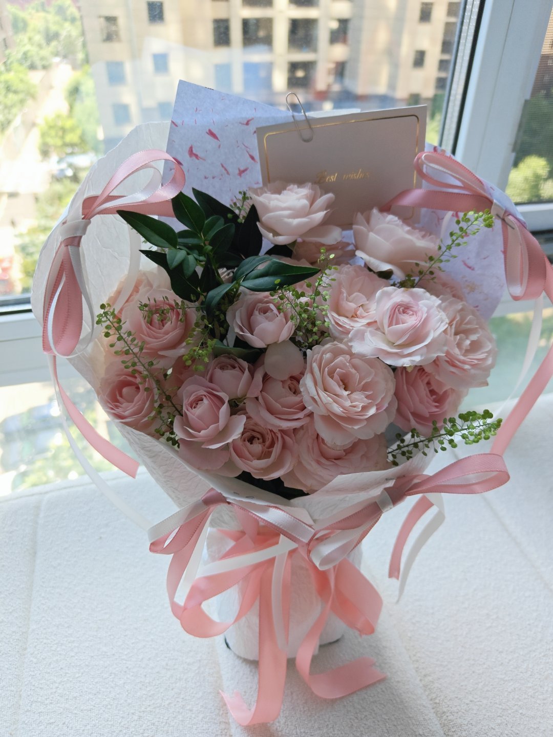 谢谢远方送来的小花[泪奔]太早了，都把我吵醒了​​​