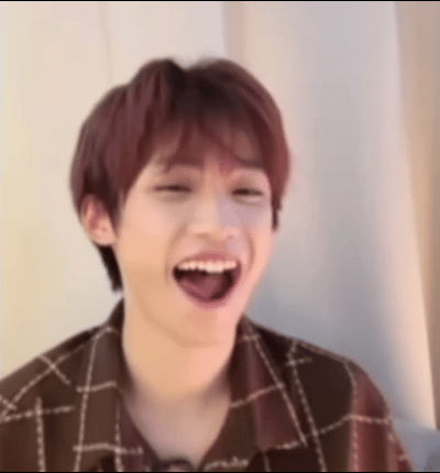 还好郑朋这小汁充明 Vogue问的还挺难 