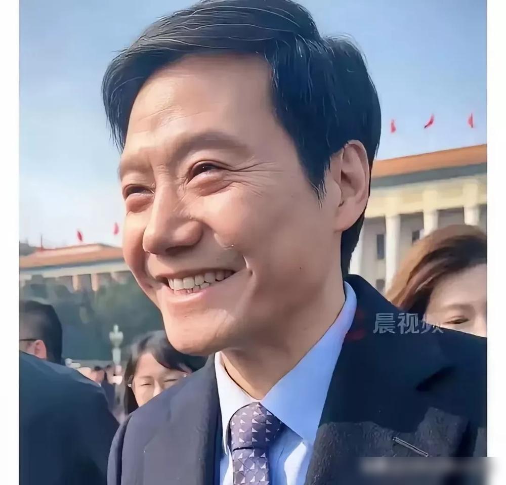 雷军和小米的故事简直就是中国制造的活教材！五年砸1050亿搞研发，手机连续18个