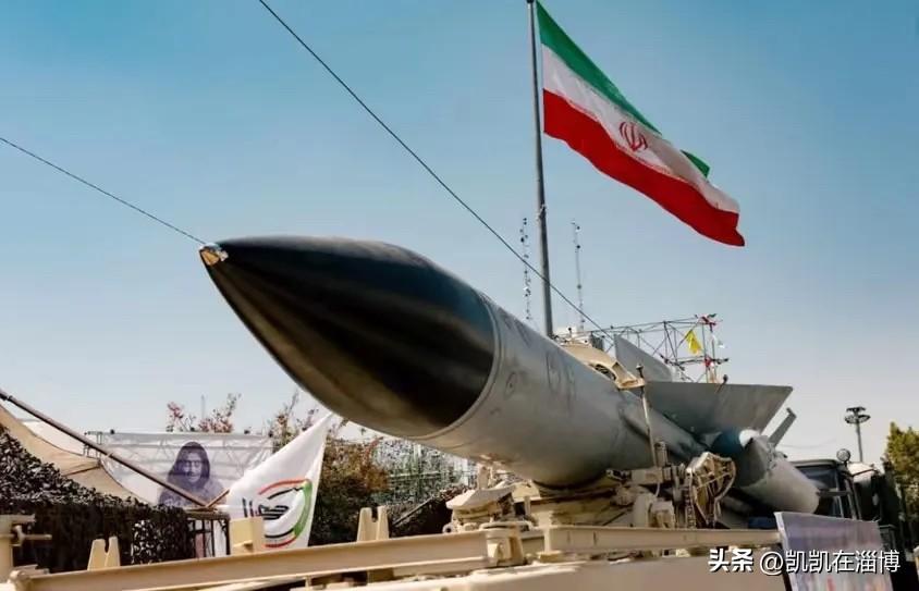 在阿联酋迪拜落地爆炸的伊朗导弹。和之前相比，伊朗这次报复进步的一点就是打击范围大