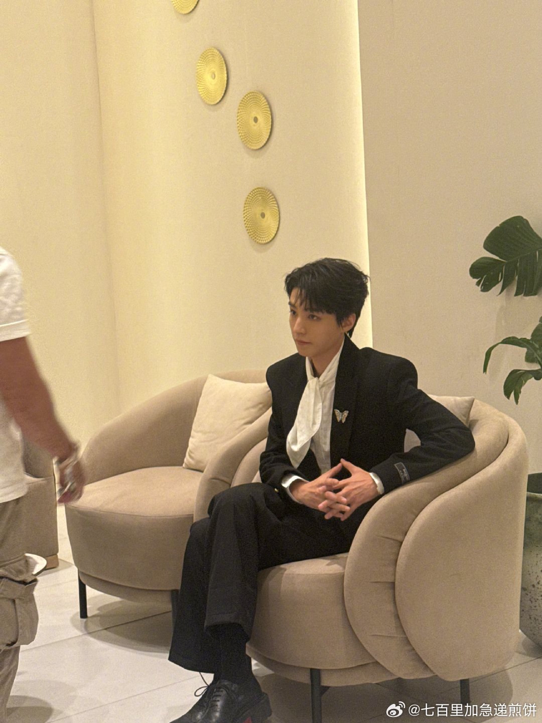 这个王俊凯就这么淡淡透露出成熟的淡定感王俊凯代言英雄联盟 ​​​