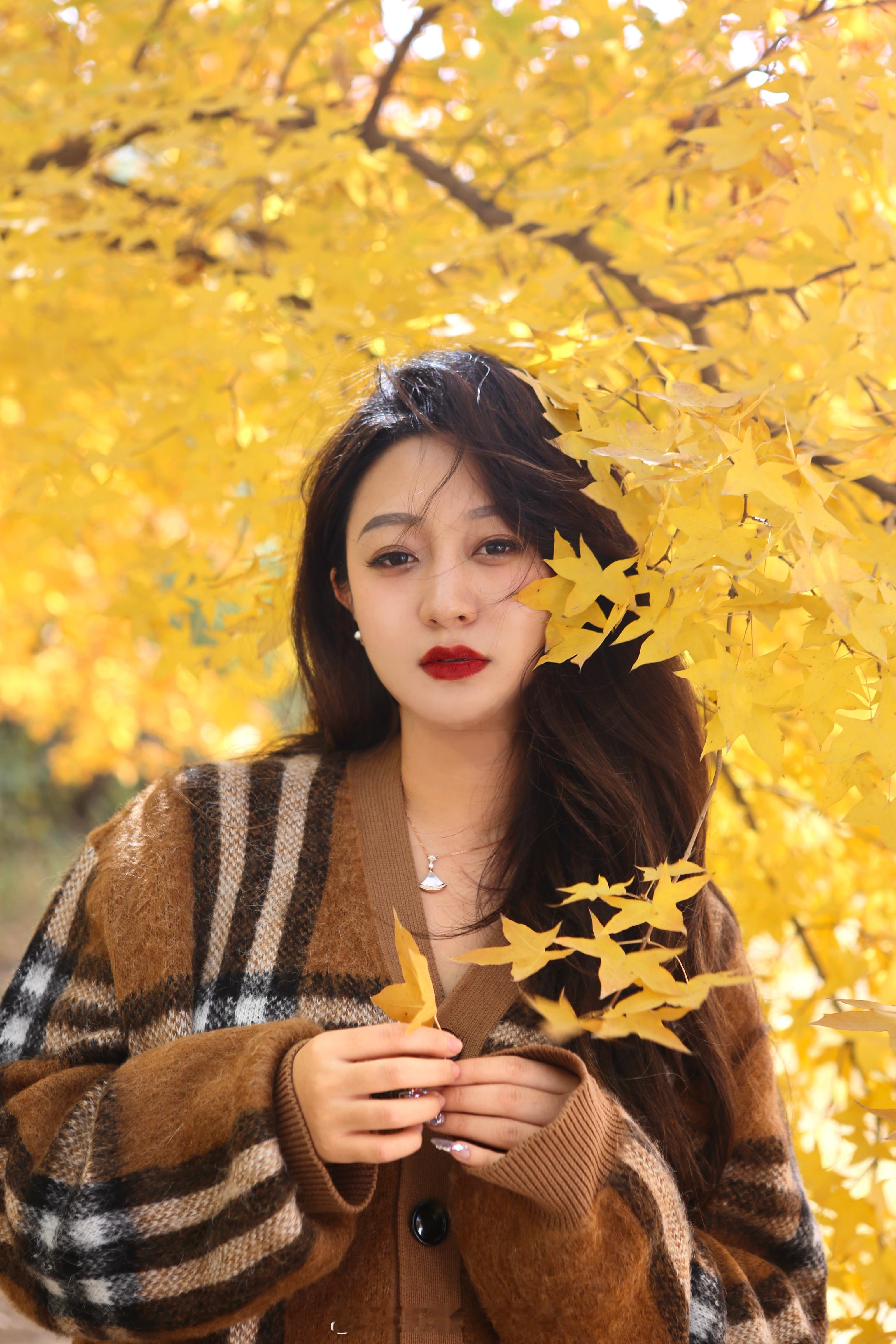 今年的秋天格外漫长🍁  ​​​