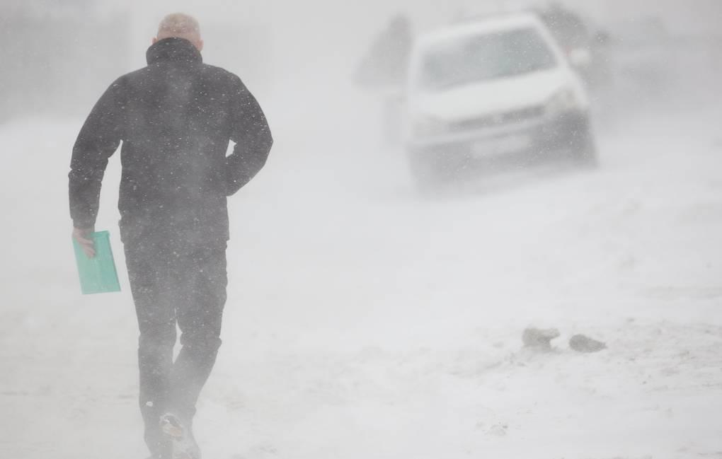 美国暴风雪区已经致使七人死亡
美国各州因暴风雪已造成至少七人死亡。
因天气条件导