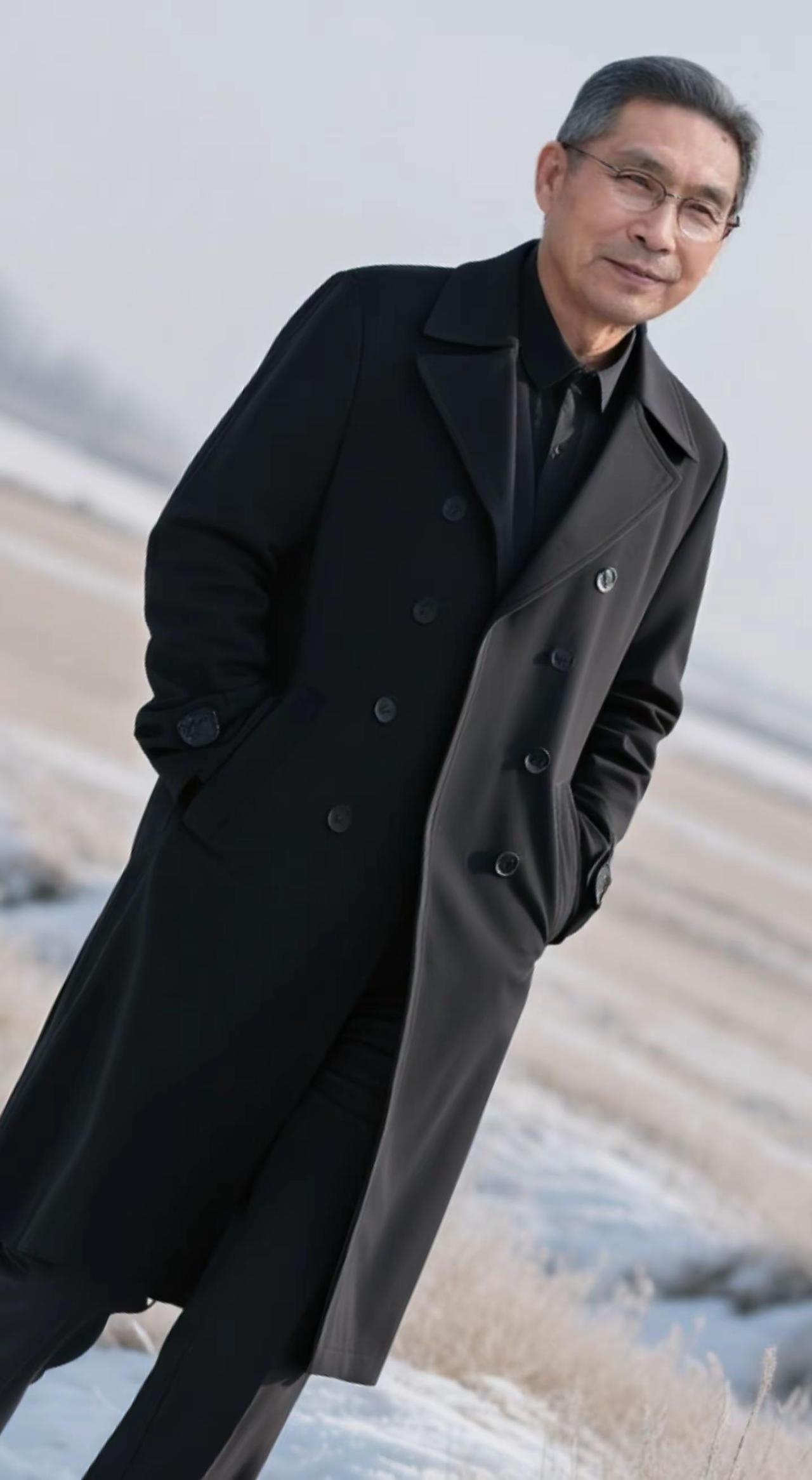 世界竞风流！AI田野漫步照