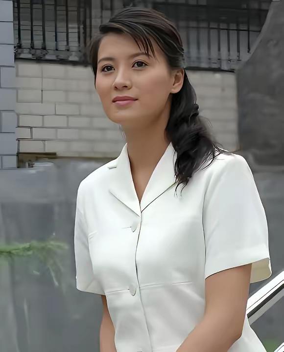 你们认识她吗？
她的演技精湛，绝对是实力派化身
她的为人处世之道很是精彩，从来没