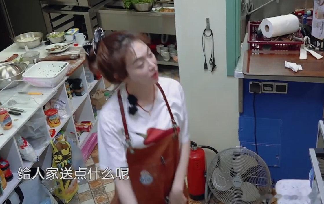 在姜妍身上看到了中餐厅的担当看姜妍处理失误那股劲儿，突然懂了中餐厅为啥能让人暖心