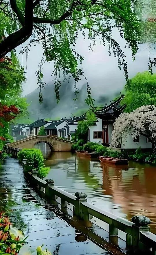 《念奴娇·人生清欢》
 
欲求幸福，
且糊涂、
莫被俗尘牵绊。
若盼安康，
心自